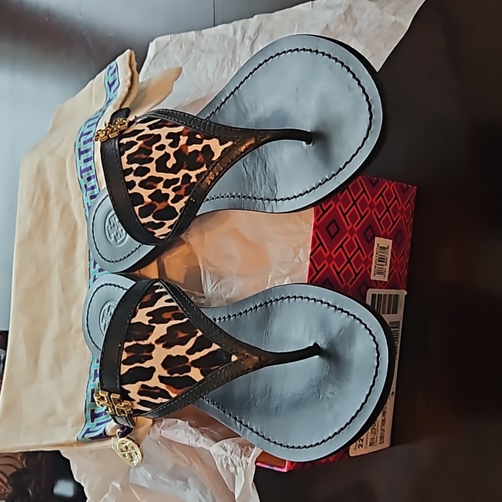 Tory Burch Eloise Flat Thong Black - leopard combo Size 9M includes storage bag
